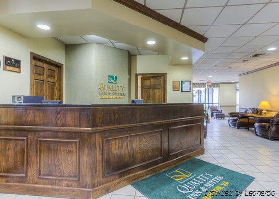 Econo Lodge Inn & Suites Norton Bagian luar foto